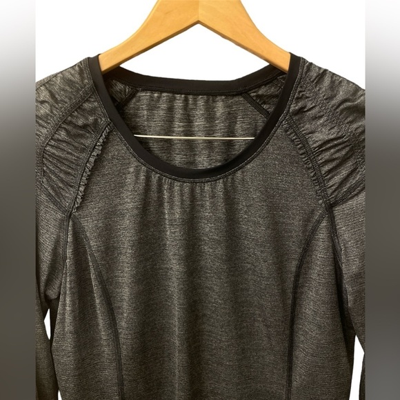 EUC Lululemon long Sleeve Running Top- Size 10 - Picture 2 of 8